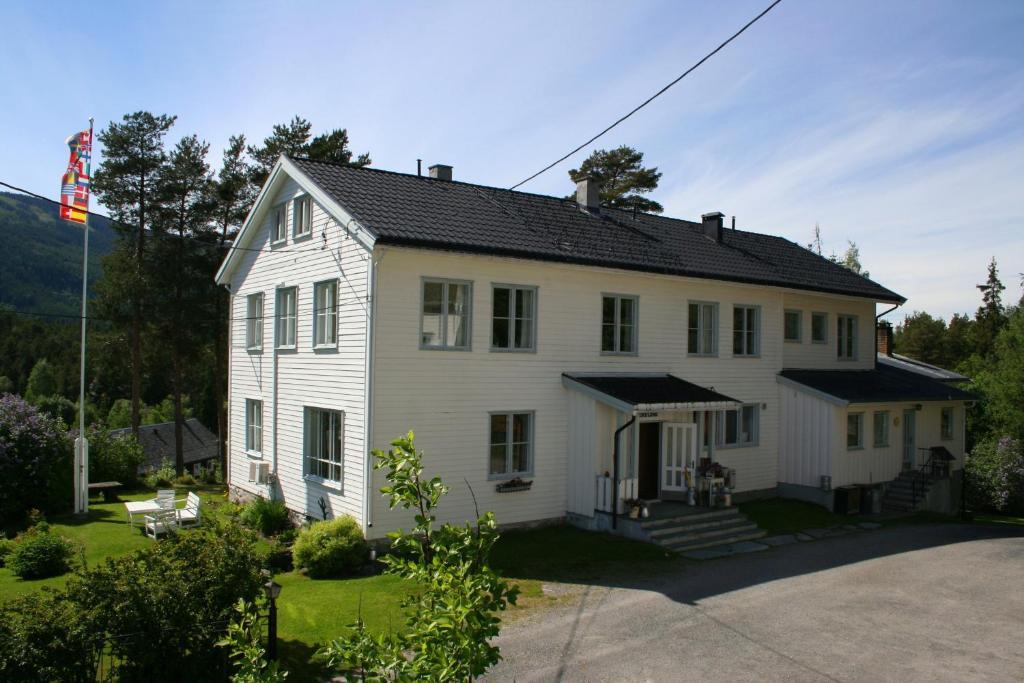 Furulund Pensjonat Ron Exteriör bild