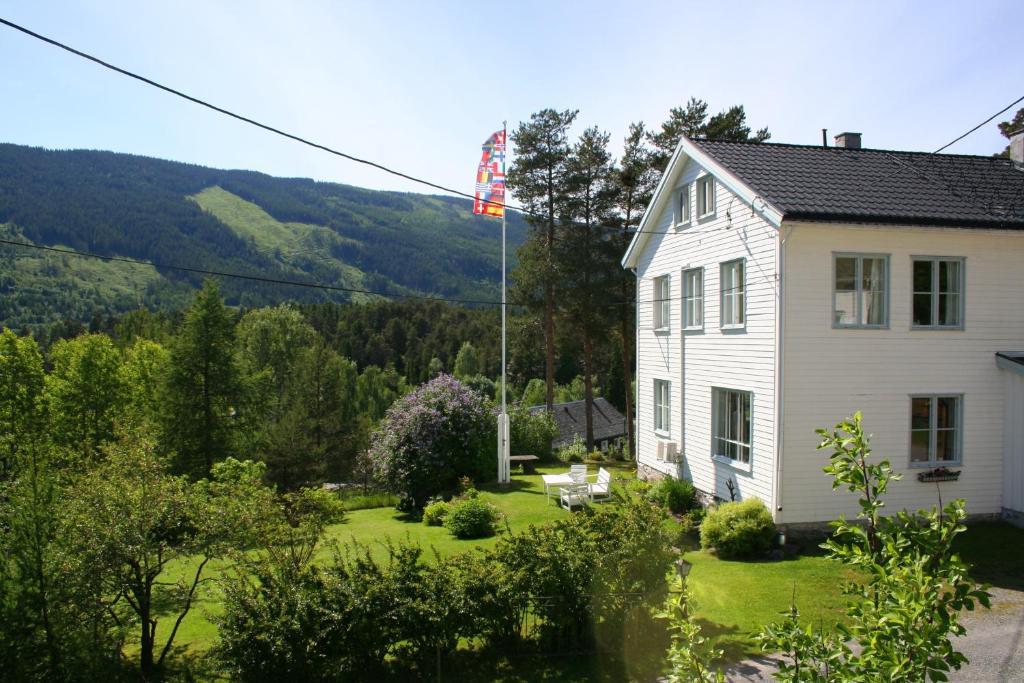 Furulund Pensjonat Ron Exteriör bild